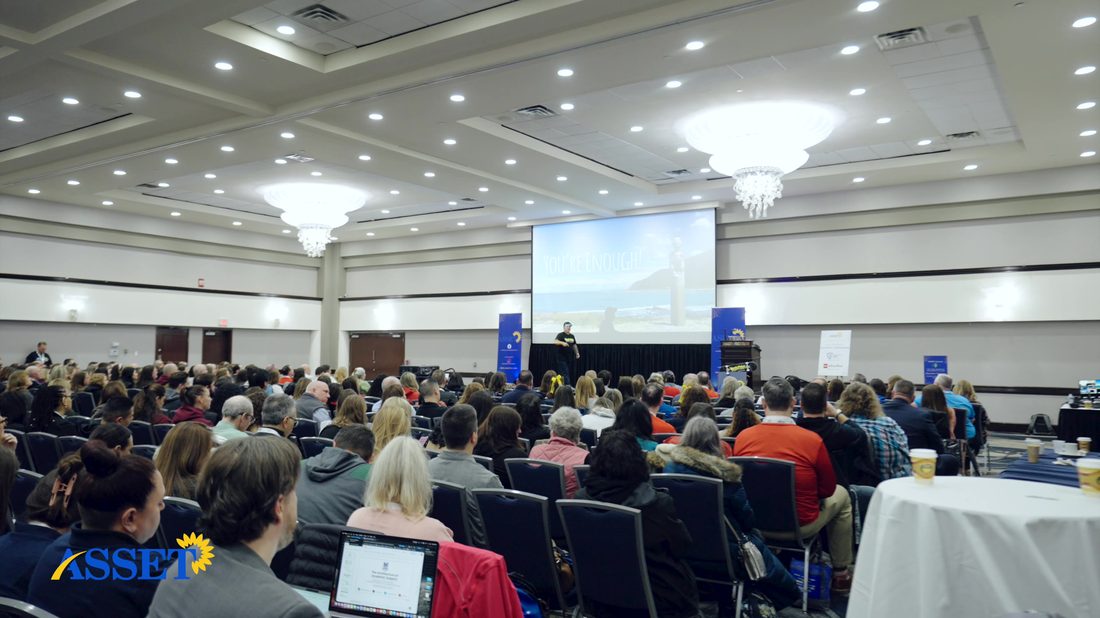 A full keynote hall at the ASSET Conference